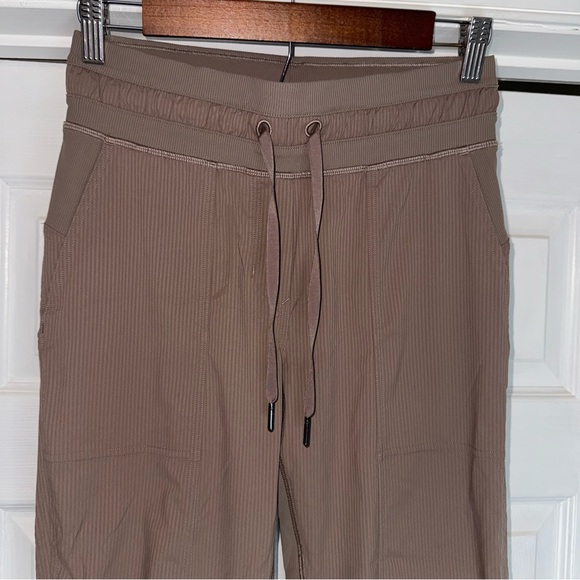 Lululemon Dance Studio MR Crop Pants 4 Taupetastic - Picture 6 of 9